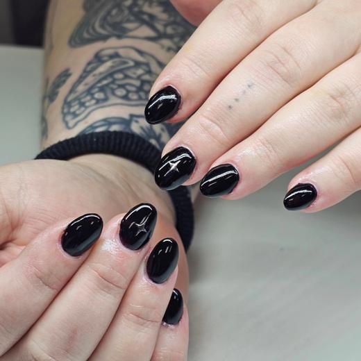 Custom gel nail art by Nails by Bils