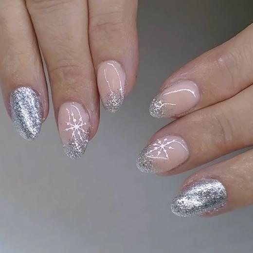 Custom gel nail art by Nails by Bils