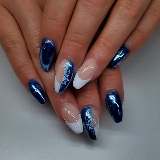 Custom gel nail art by Nails by Bils