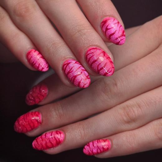 Pink swirl gel nails